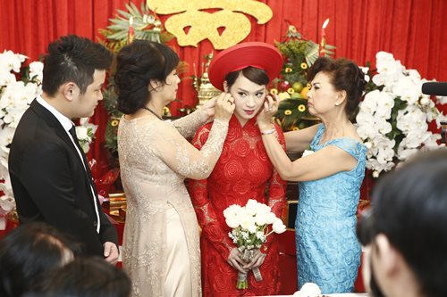 Hot: Bentley 11 tỷ rước Trà My Idol về nhà chồng - 2