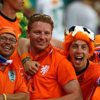 Bóng đá - Ấn tượng: ''Lốc'' da cam cuốn phăng ''Bò tót''