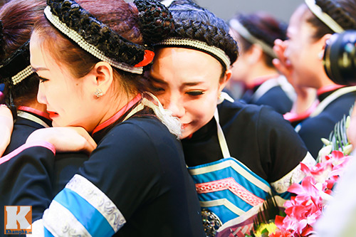 Sinh viên trường múa khóc như mưa ngày chia tay - 3