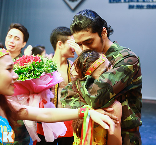 Sinh viên trường múa khóc như mưa ngày chia tay - 12