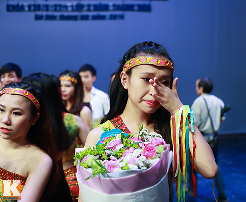 Sinh viên trường múa khóc như mưa ngày chia tay - 14