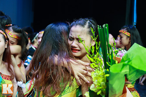 Sinh viên trường múa khóc như mưa ngày chia tay - 18