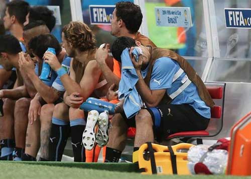 Góc 3D: Uruguay thua sốc trước Costa Rica - 1