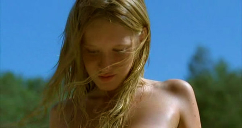 Cận cảnh 23 thềm ngực “ám ảnh” nhất trên phim - 14