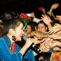Ngôi sao điện ảnh - Hồng Nhung khiến 10 nghìn khán giả "nổ tung"