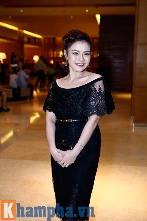 Hoàng Thùy Linh, Harry Lu tách đôi đến đám cưới Trà My - 8