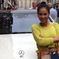 Ca nhạc - MTV - Thu Minh "lượn phố" Luân Đôn bằng xế sang