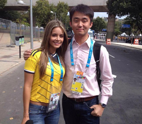 Nữ phóng viên nóng bỏng gây sốt tại World Cup 2014 - 3