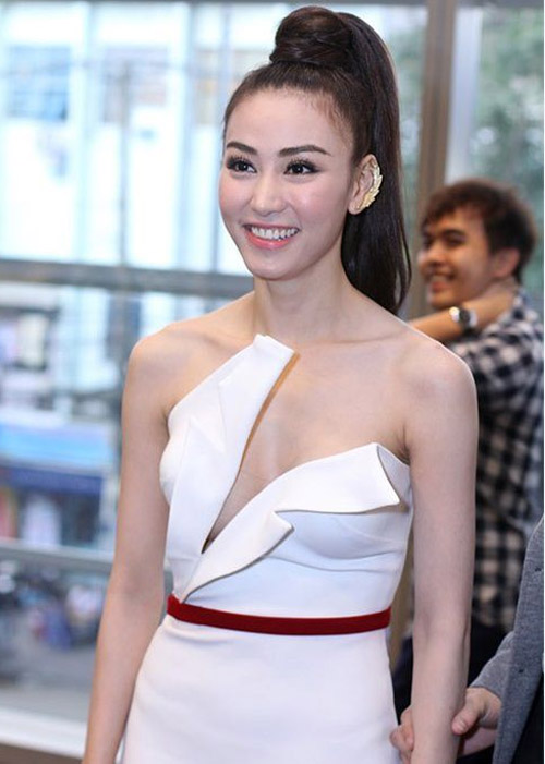 Váy trắng vừa ngắm vừa lo của sao Việt - 11