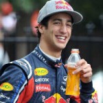 Thể thao - Daniel Ricciardo: Ngôi sao mới của làng đua xe F1