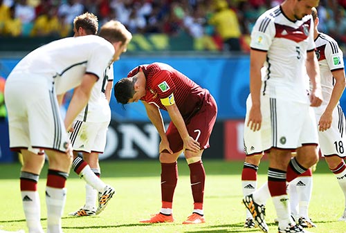 Tiết lộ cách người Đức khiến Ronaldo bị "cóng chân" - 1