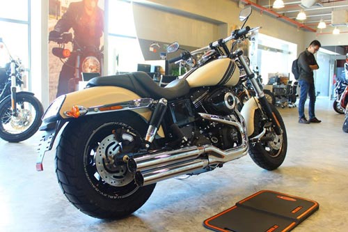Harley-davidson fat bob giá 700 triệu đồng tại vn