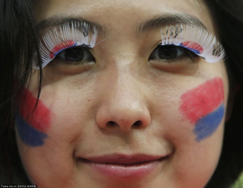 Thiếu nữ Hàn khoe vòng 1 nõn nà mừng World Cup - 2