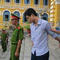 Pháp luật - Quen bạn trai qua mạng, thiếu nữ mất đời con gái