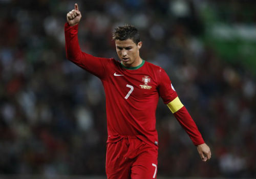 BĐN sau trận ra quân: Nỗi buồn của Ronaldo - 2