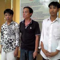 Phá 4 tụ điểm cá độ bóng đá, bắt quả tang 12 đối tượng