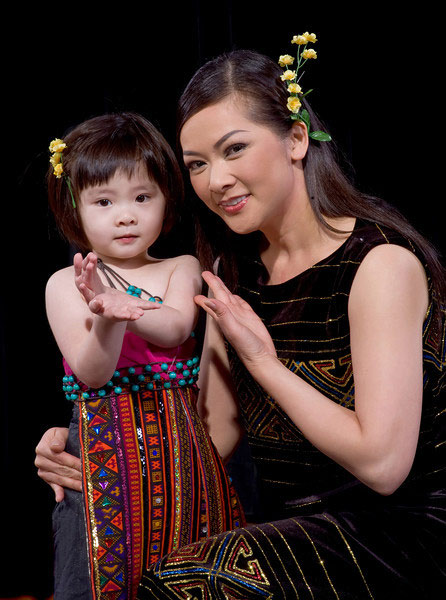 Những "cậu ấm cô chiêu" ít biết của sao hải ngoại - 15