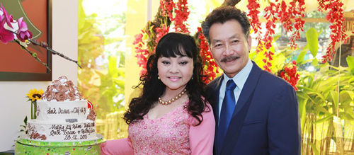 Những "cậu ấm cô chiêu" ít biết của sao hải ngoại - 12