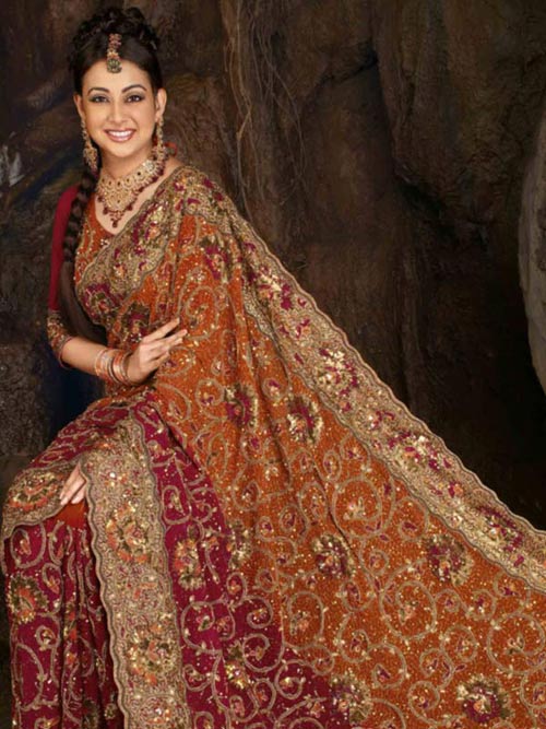 Phát sốt với bộ sari đắt đỏ và những chiếc váy cưới lộng lẫy ở Ấn Độ   VOVVN