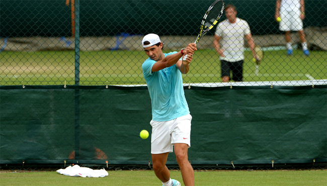 Nadal tích cực tập luyện trước thềm Wimbledon 2014.
