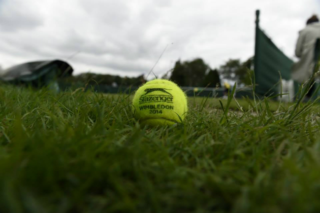 Những trái bóng tennis đã sẵn sàng phục vụ Wimbledon 2014. Hãng thiết bị thể thao Slazenger tại nước Anh vẫn là nơi cung cấp bóng tennis cho giải đấu từ năm 1902 và hợp đồng sẽ kết thúc vào năm 2015.
