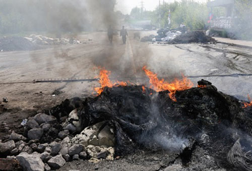 Quân đội Ukraine tiêu diệt 300 quân nổi dậy sau 2 ngày - 1