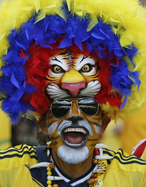 Fan bóng đá khoe độ cuồng ở World Cup 2014 - 9