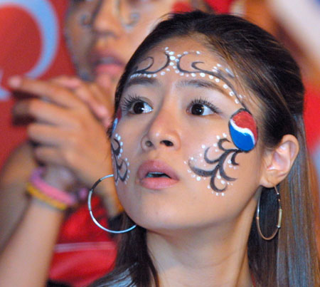 Những "Lọ Lem" khiến fan World Cup phát "cuồng" - 1
