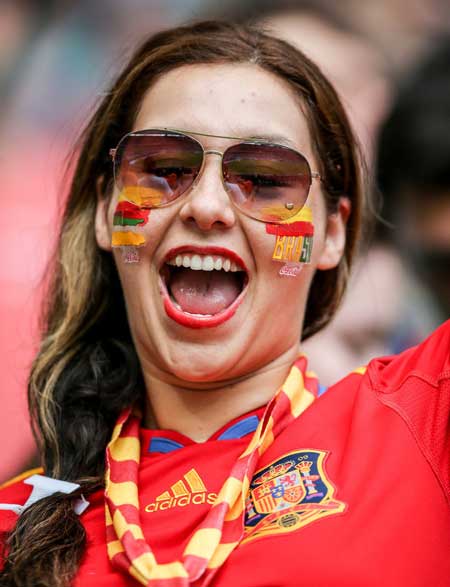 Những "Lọ Lem" khiến fan World Cup phát "cuồng" - 7