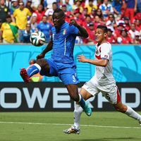 Bóng đá - Video: Balotelli "tiễn" người Anh về nước