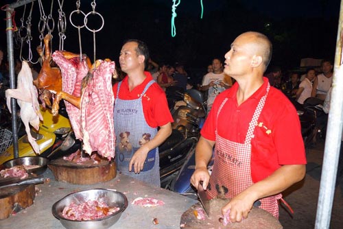 TQ: Đánh nhau sứt đầu mẻ trán ở lễ hội thịt chó - 8