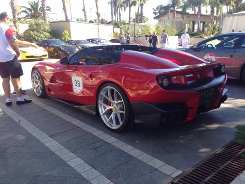 Ferrari F12 TRS giá siêu đắt xuất hiện - 1