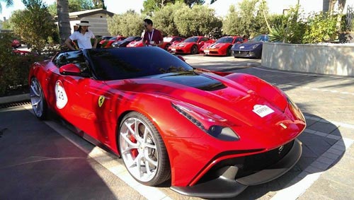 Ferrari F12 TRS giá siêu đắt xuất hiện - 4