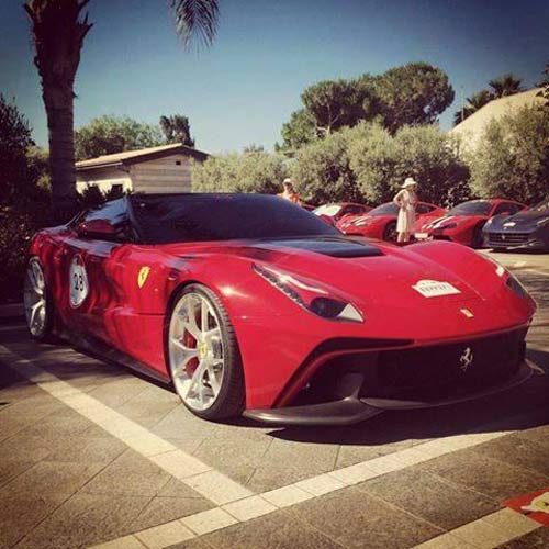 Ferrari F12 TRS giá siêu đắt xuất hiện - 6