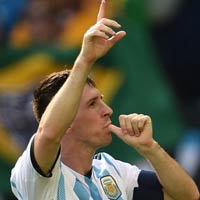 Bóng đá - Bí quyết tỏa sáng của Messi: Vì… “dại gái”?