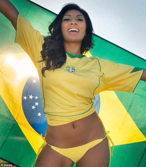 Cổ động viên Brazil hấp dẫn nhất thế giới! - 14