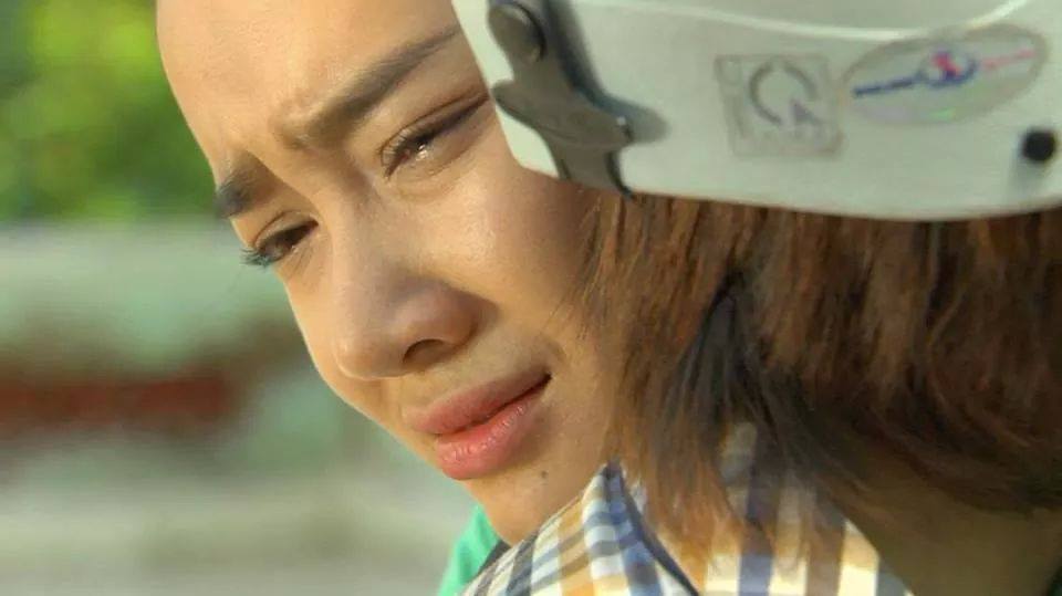Minh Hằng cởi áo chứng minh giới tính trong Vừa đi vừa khóc - 9