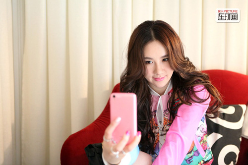 Một ngày theo chân "nữ thần gợi cảm" Cbiz - 10