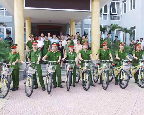 Thanh Hóa: Cảnh sát khu vực đi công tác bằng xe đạp - 1