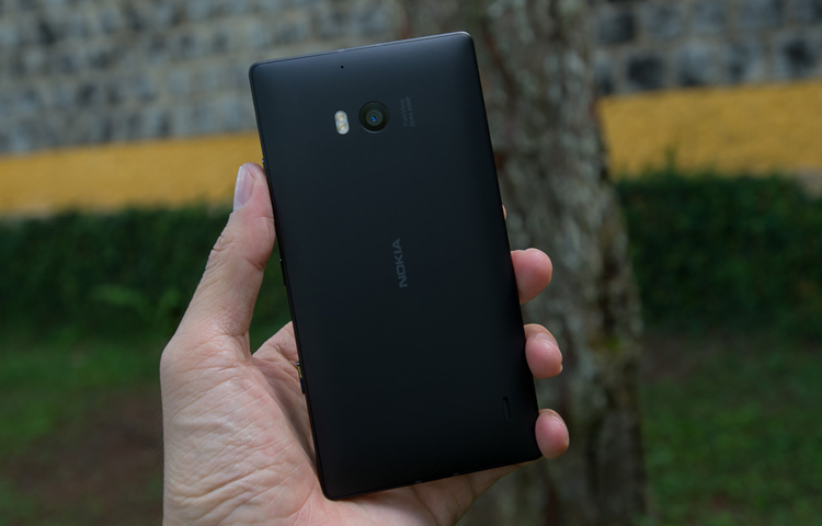 Trên tay chiếc Nokia Lumia 930 vừa về Việt Nam - 18