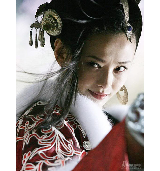 Cô cũng&nbsp;là gương mặt tên tuổi của nhiều bộ phim nổi tiếng thời đó như&nbsp;Bích Huyết Kiếm&nbsp;hay&nbsp;Tình yêu bất tận.&nbsp;

