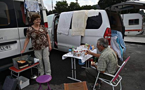 ''1001 cách ngủ'' của CĐV tại World Cup 2014 - 5