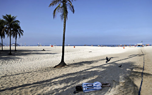 ''1001 cách ngủ'' của CĐV tại World Cup 2014 - 5