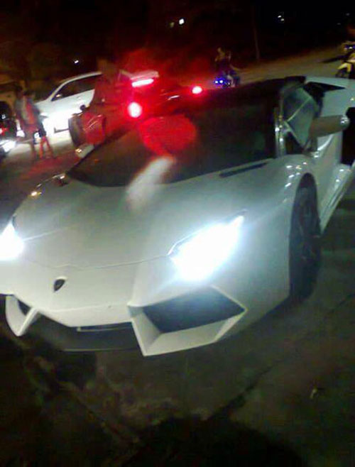 Lamborghini aventador roadster đặt chân đến việt nam