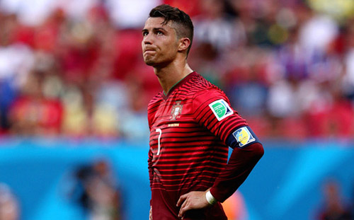 Ronaldo ngẩng cao đầu, HLV Bento ngậm ngùi - 1