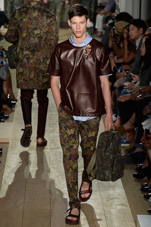 Sành điệu như quý ông của Valentino và Louis Vuitton - 8