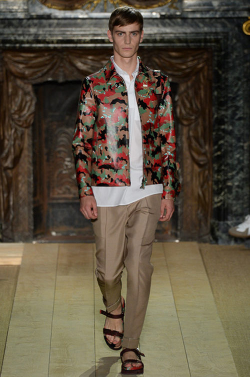 Sành điệu như quý ông của Valentino và Louis Vuitton - 12