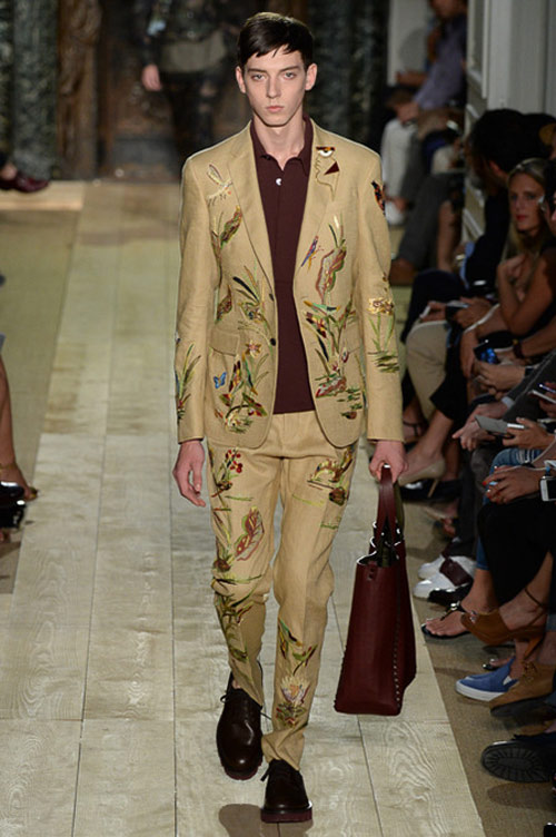 Sành điệu như quý ông của Valentino và Louis Vuitton - 14