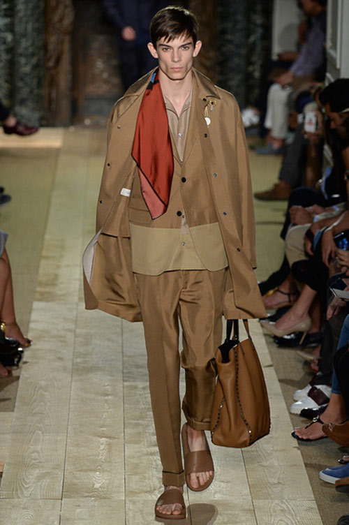 Sành điệu như quý ông của Valentino và Louis Vuitton - 15