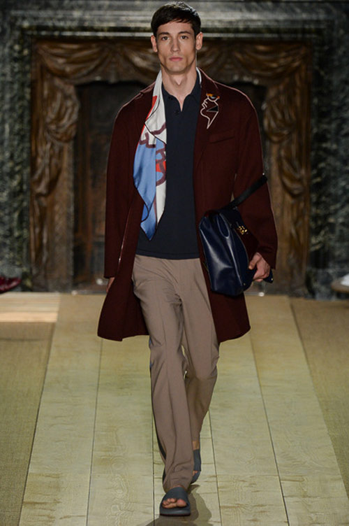 Sành điệu như quý ông của Valentino và Louis Vuitton - 17